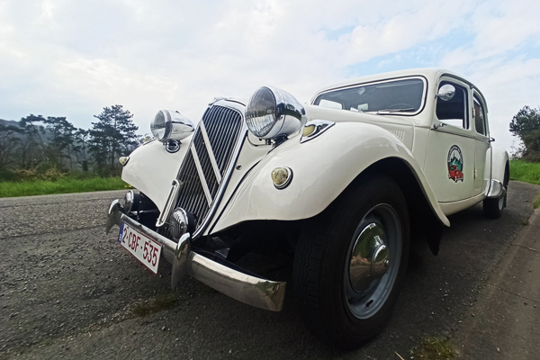 Citroën Traction blanche
