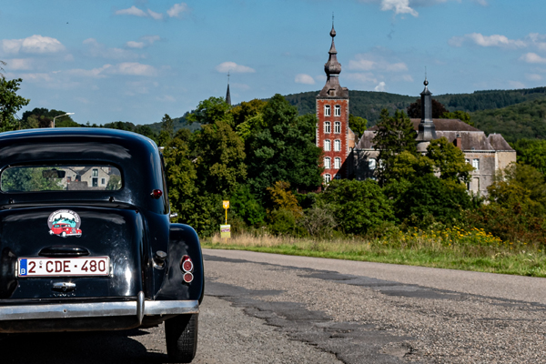 Citroën traction te Vierves-Sur_Viroin