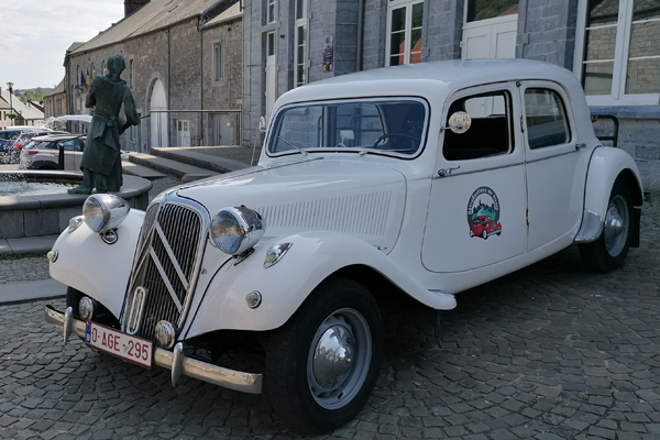Witte Citroën Traction 11B